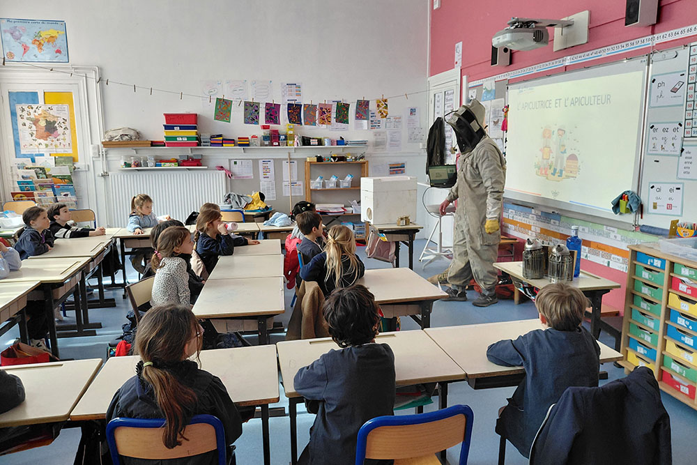 Visite d'un apiculteur à l'école